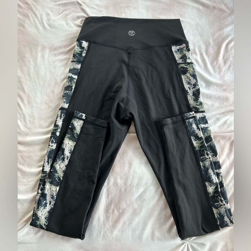 TYC Leggings with pockets, New with Tags, Size Medium, Criss Cross waist…